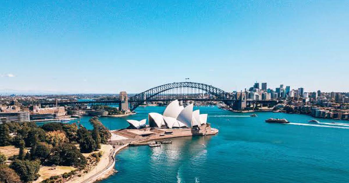 Minister for Immigration David Coleman says the new visas will encourage migrants to opt to live in regional and remote areas, and ease population pressures in major cities